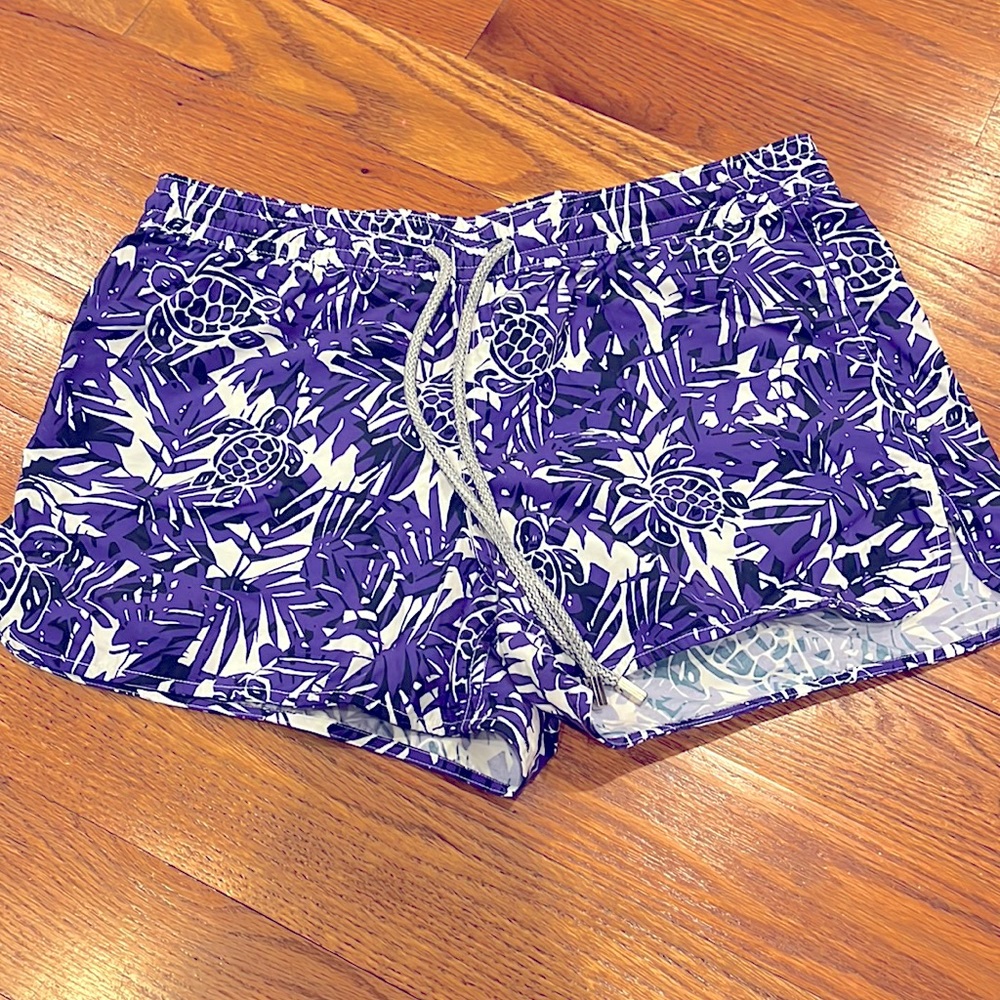 Vilebrequin women’s purple and white turtle shorts size M